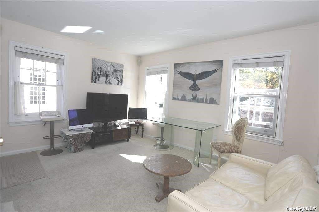 #3 photo, 1392 Old Northern Boulevard, ナッソー郡 Roslyn , NY 11576