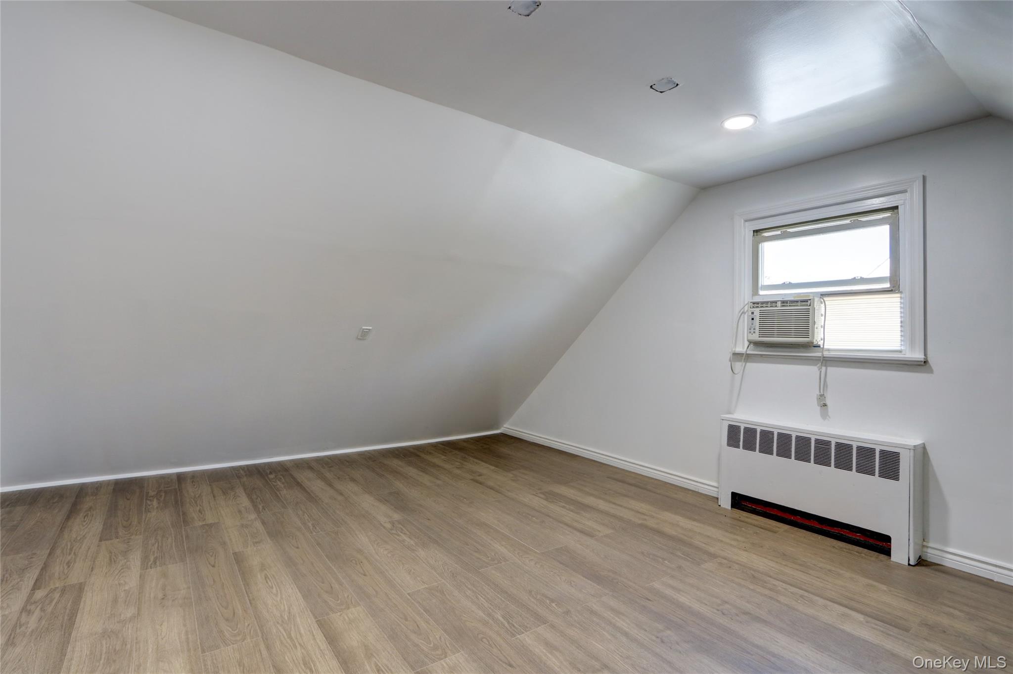 #14 photo, 33 Oak street, ナッソー郡 Hicksville , NY 11801