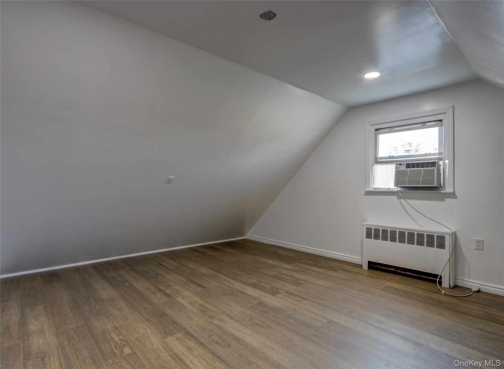 #16 photo, 33 Oak street, ナッソー郡 Hicksville , NY 11801