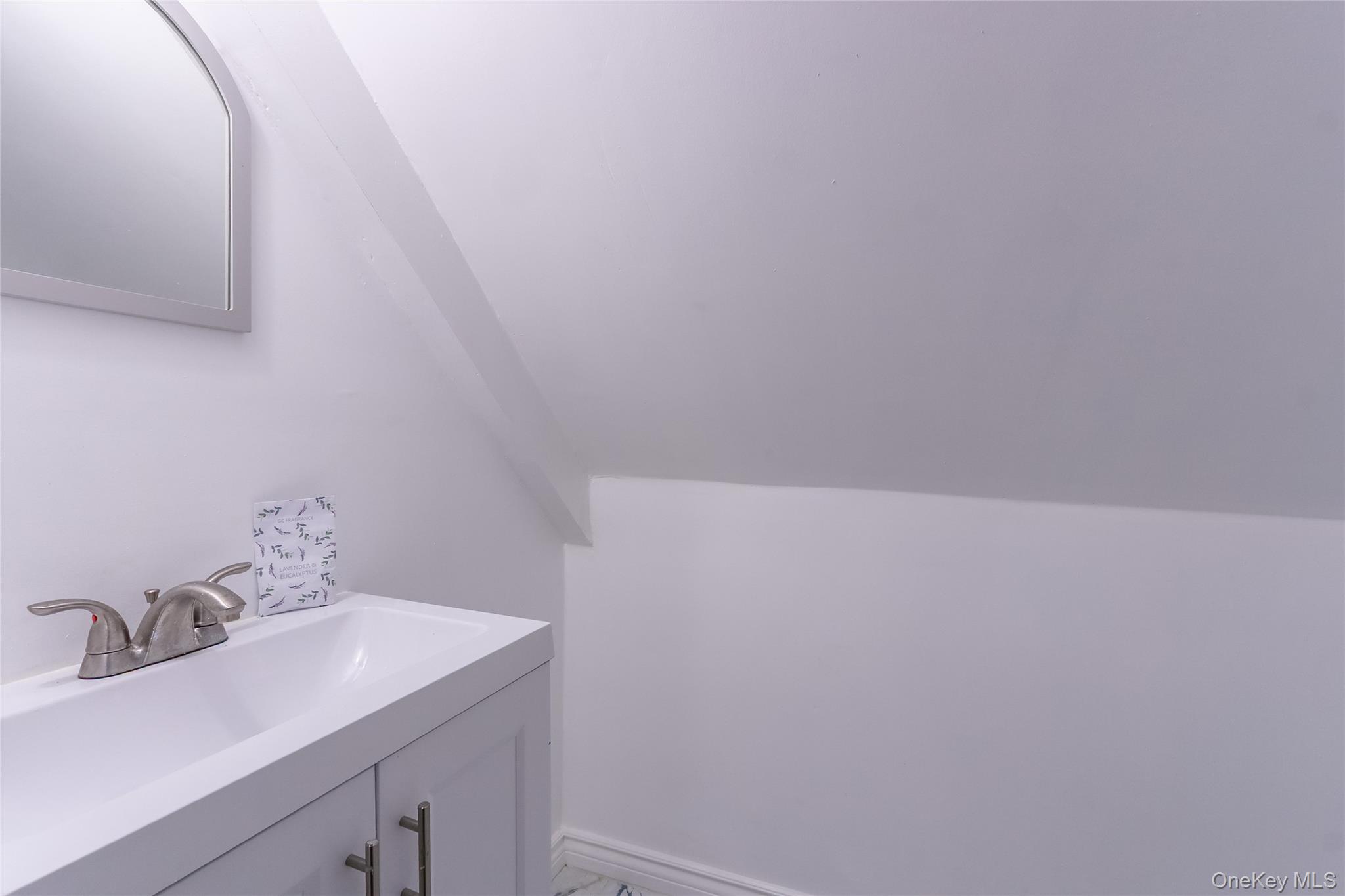 #17 photo, 33 Oak street, ナッソー郡 Hicksville , NY 11801