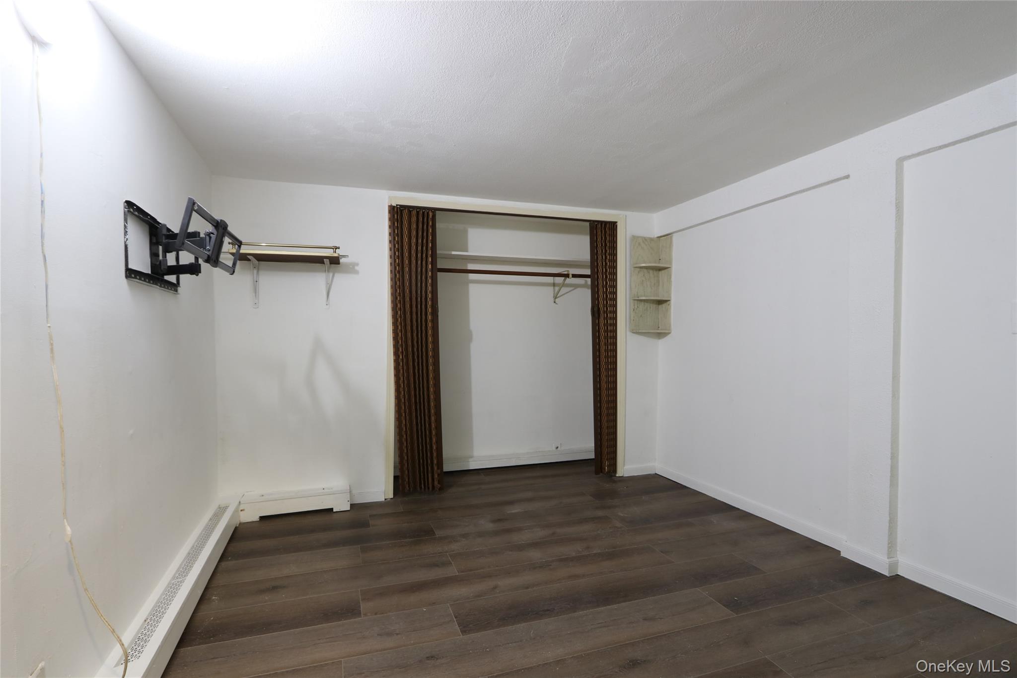 #19 photo, 33 Oak street, ナッソー郡 Hicksville , NY 11801