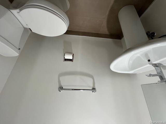 #6 photo, 42 Sintsink Drive, Port Washington , NY 11050