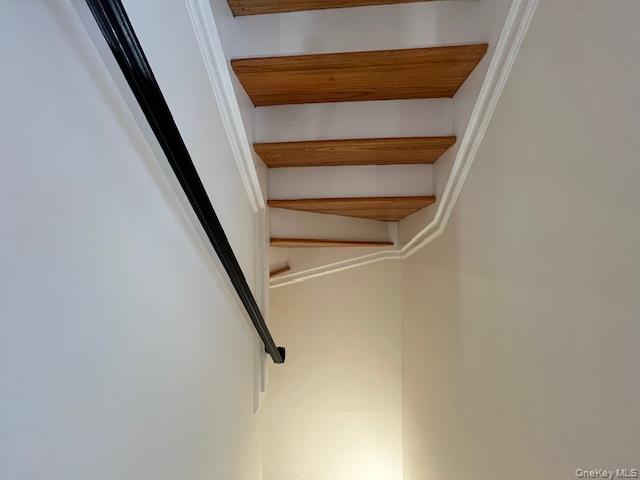 #7 photo, 42 Sintsink Drive, Port Washington , NY 11050