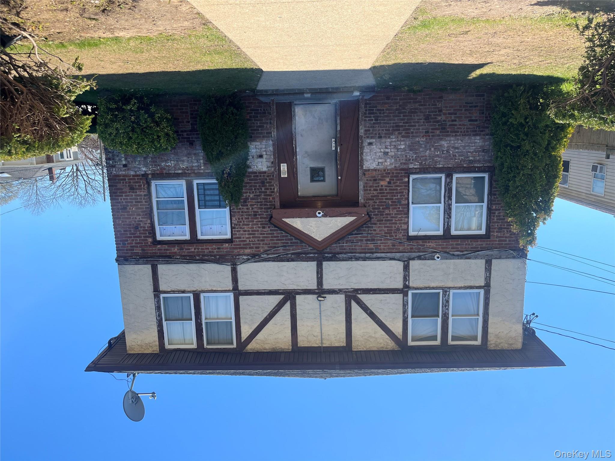 #1 photo, 43 California Avenue, ナッソー郡 Hempstead , NY 11550