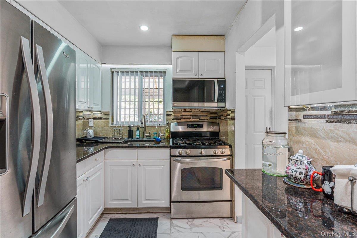 #12 photo, 64-65 Cloverdale Boulevard, クイーンズ区 Oakland Gardens , NY 11364