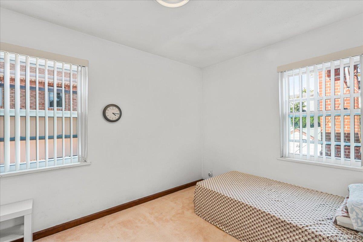 #16 photo, 64-65 Cloverdale Boulevard, クイーンズ区 Oakland Gardens , NY 11364