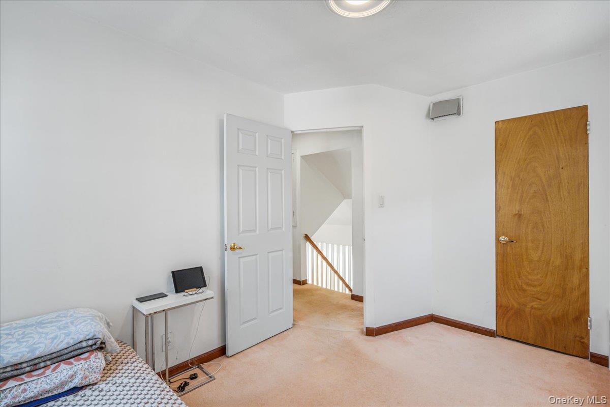 #17 photo, 64-65 Cloverdale Boulevard, クイーンズ区 Oakland Gardens , NY 11364