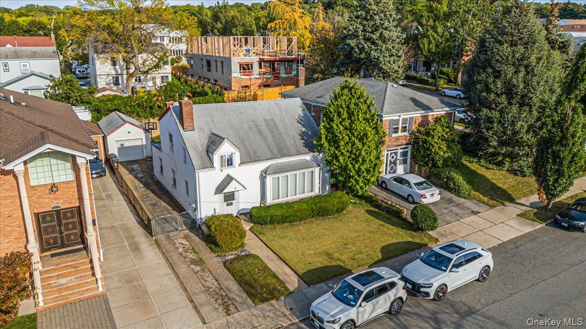 #3 photo, 64-65 Cloverdale Boulevard, クイーンズ区 Oakland Gardens , NY 11364