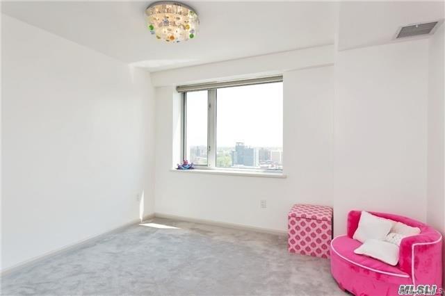 #4 photo, 37-20 Prince Street, クイーンズ区 Flushing , NY 11354