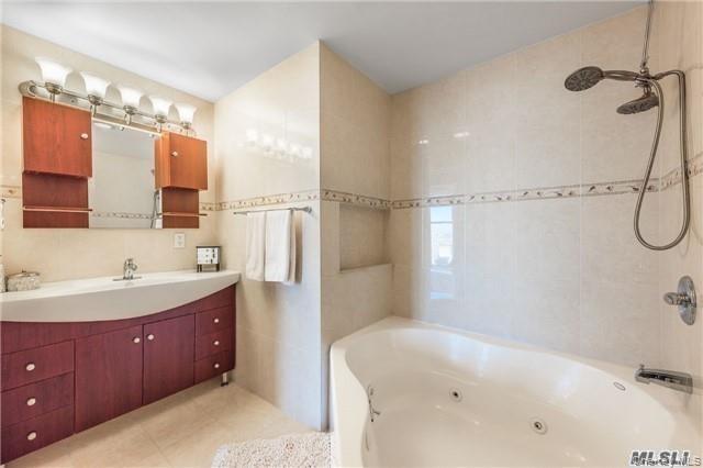 #7 photo, 37-20 Prince Street, クイーンズ区 Flushing , NY 11354