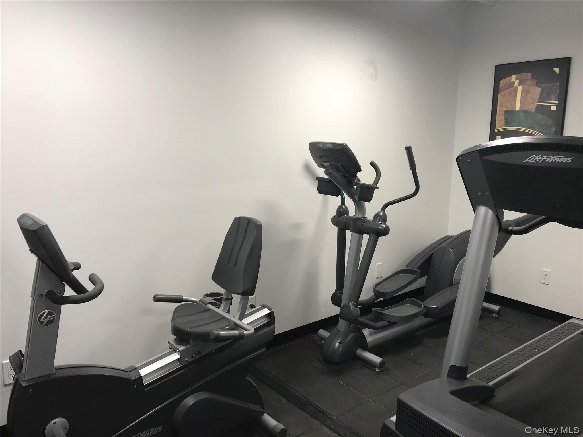 #15 photo, 215 E Broadway, ナッソー郡 Long Beach , NY 11561