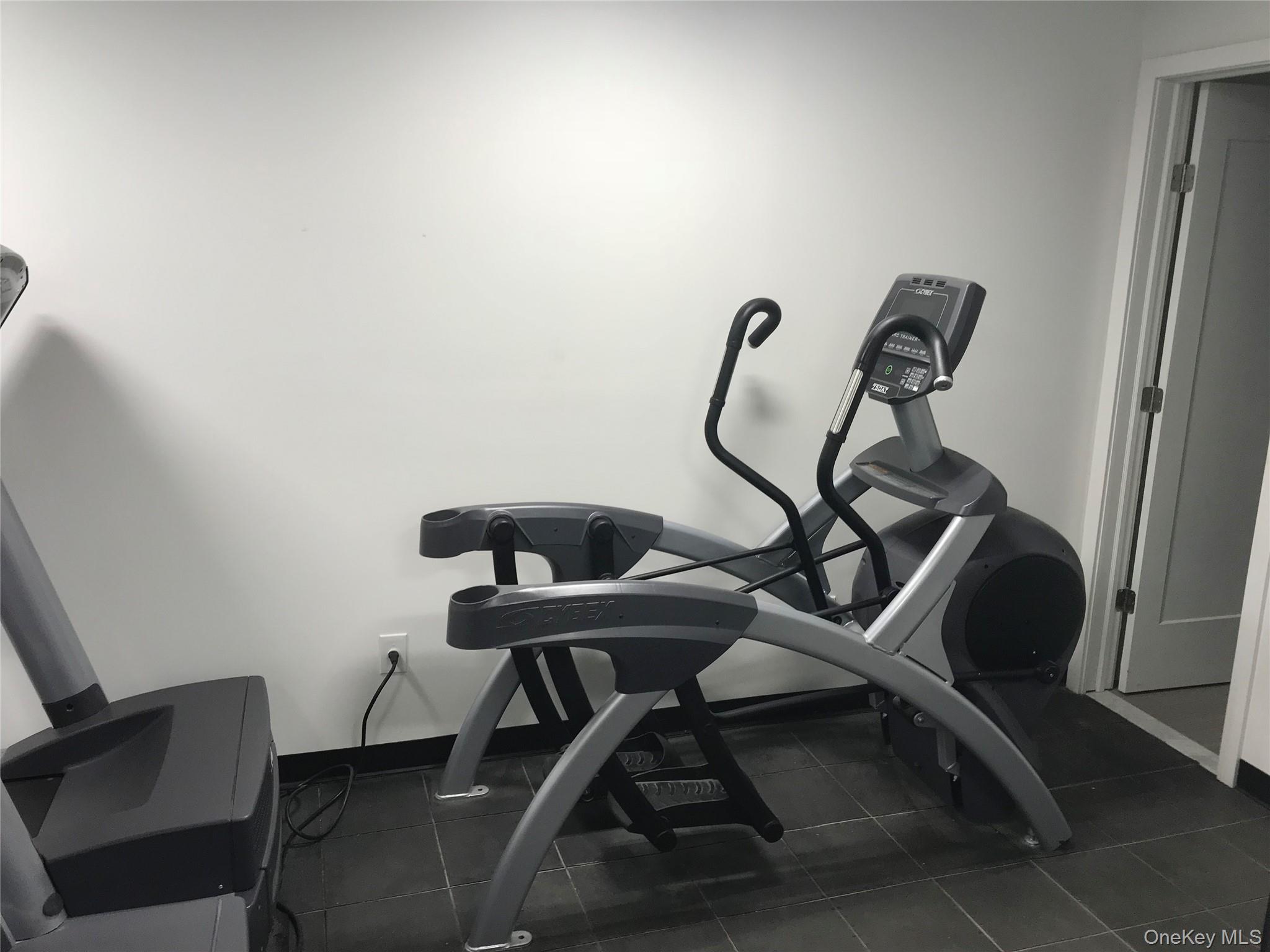 #16 photo, 215 E Broadway, ナッソー郡 Long Beach , NY 11561