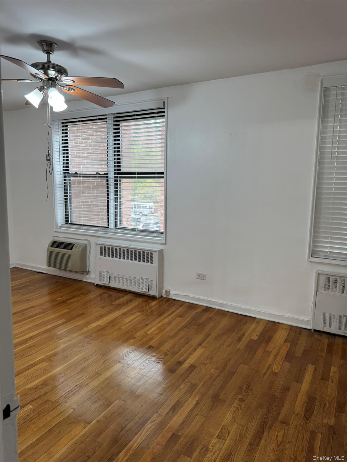 #9 photo, 63rd Ave 63, クイーンズ区 Forest Hills , NY 11375