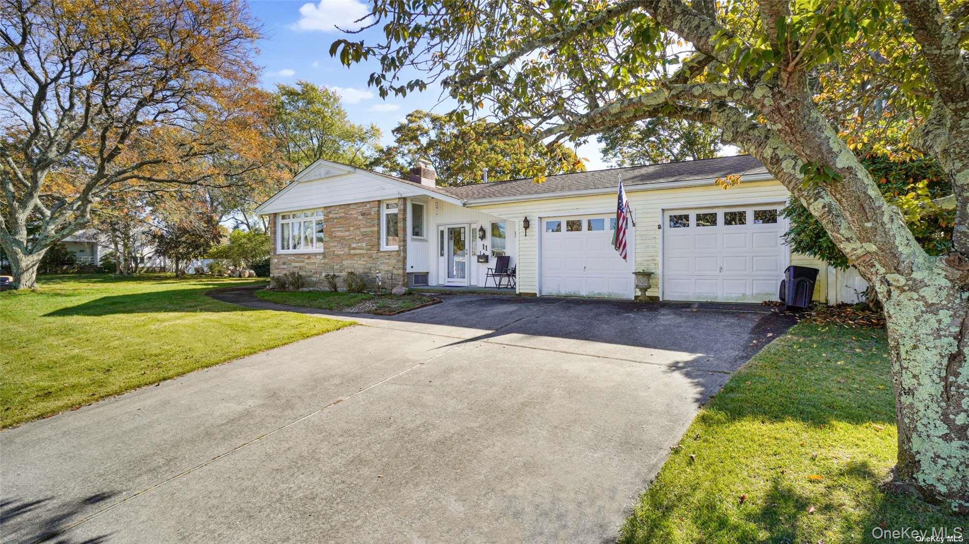 #2 photo, 11 Norman Drive, サフォーク郡 Centereach , NY 11720