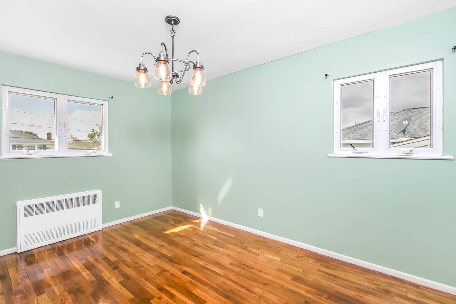 #13 photo, 584 Yale St, ナッソー郡 Oceanside , NY 11572