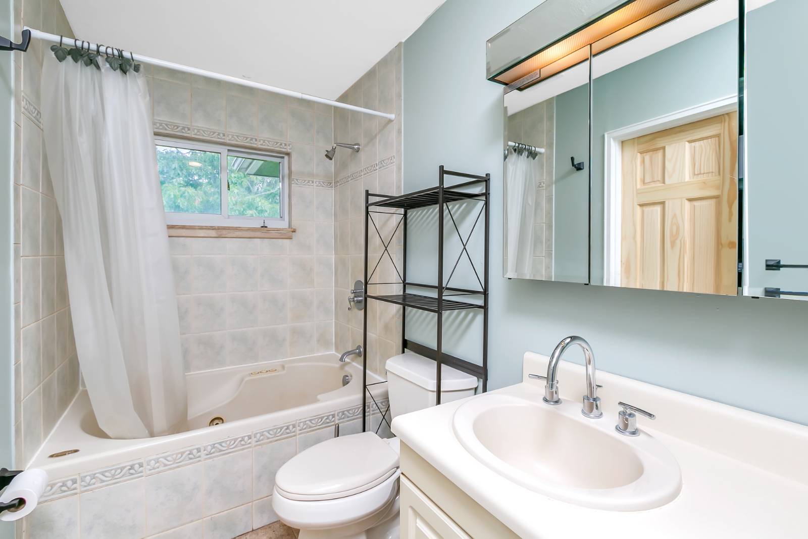 #16 photo, 584 Yale St, ナッソー郡 Oceanside , NY 11572