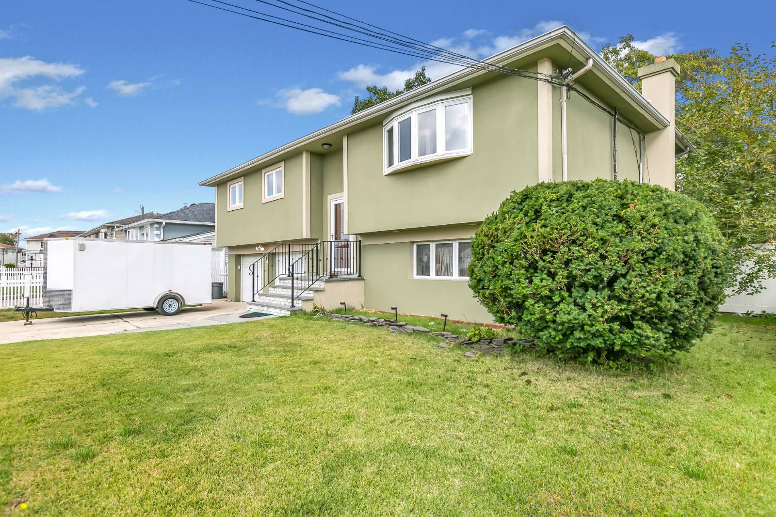 #2 photo, 584 Yale St, ナッソー郡 Oceanside , NY 11572