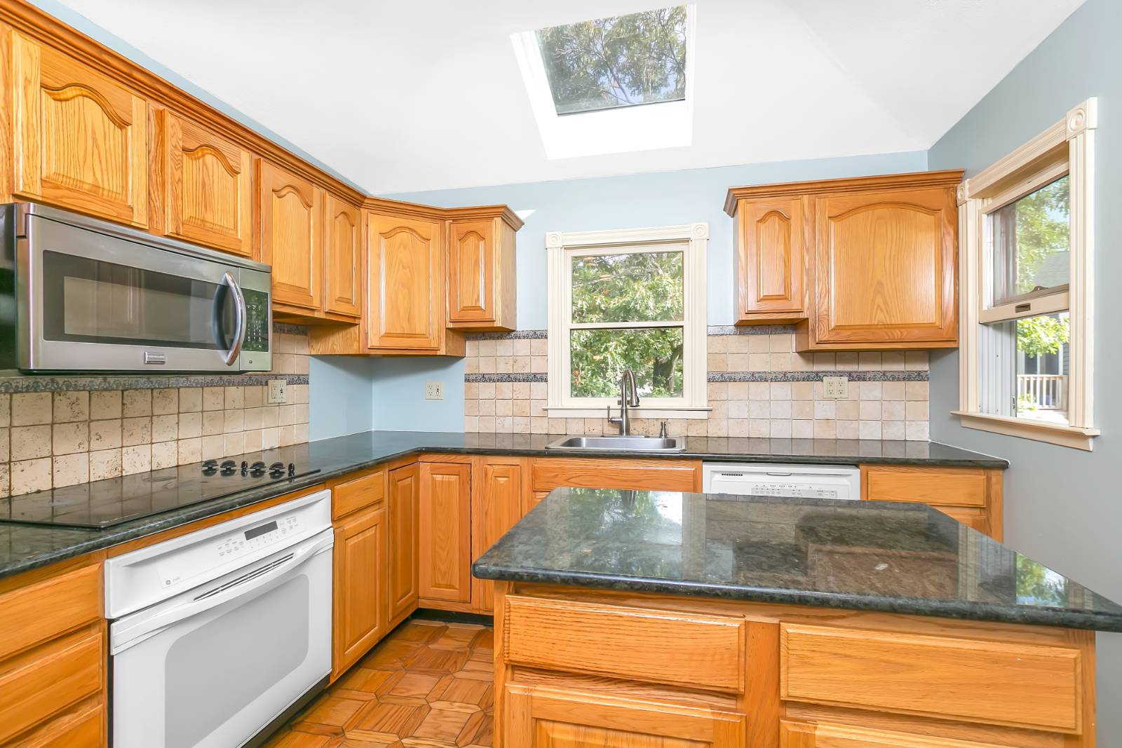 #5 photo, 584 Yale St, ナッソー郡 Oceanside , NY 11572