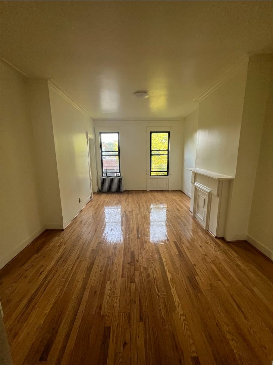 #11 photo, 203 Moffat Street, #3, ブルックリン区 Bushwick , NY 11207