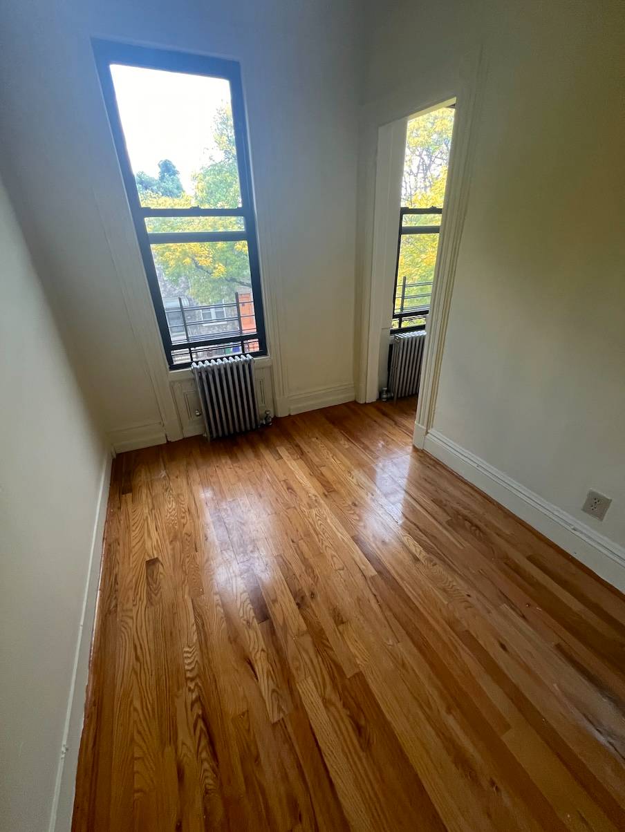 #14 photo, 203 Moffat Street, #3, ブルックリン区 Bushwick , NY 11207