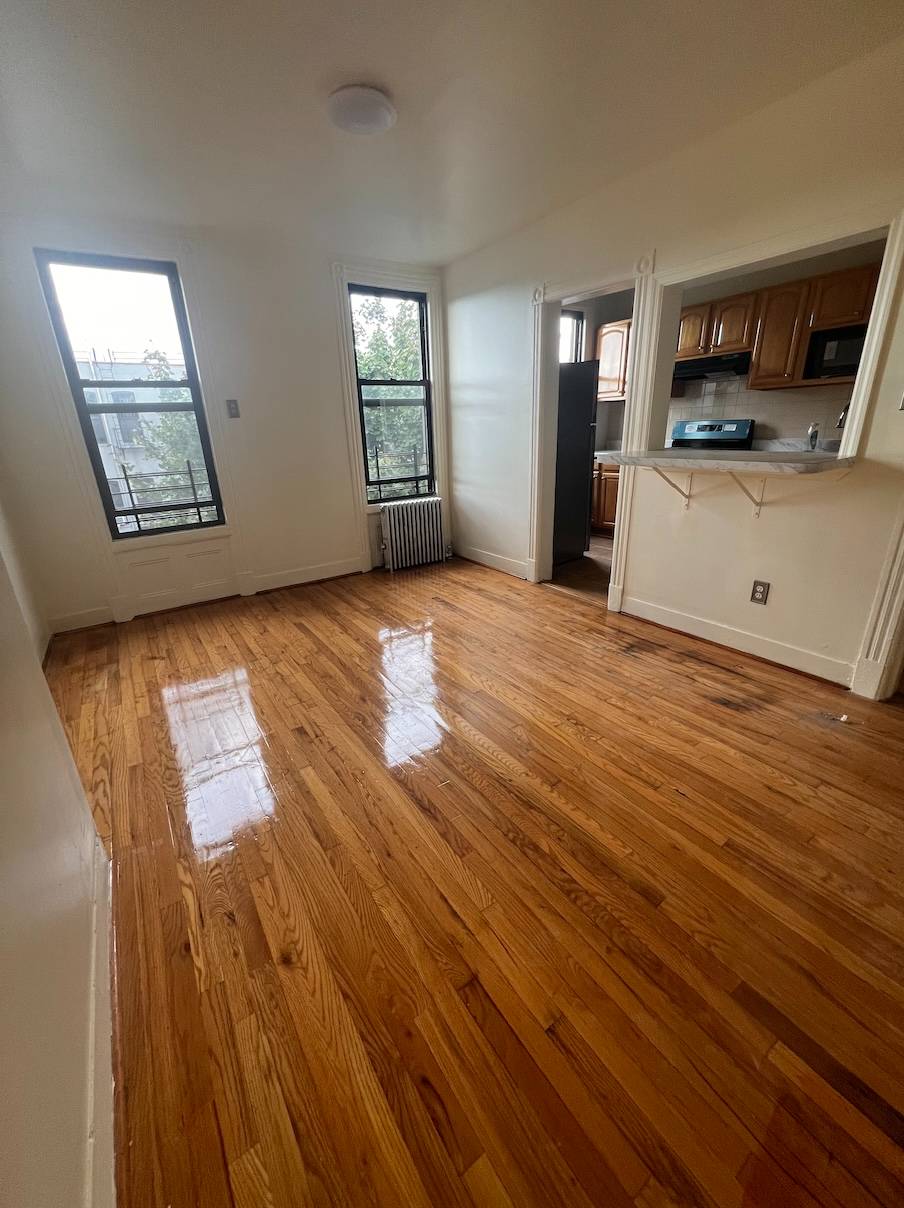 #7 photo, 203 Moffat Street, #3, ブルックリン区 Bushwick , NY 11207