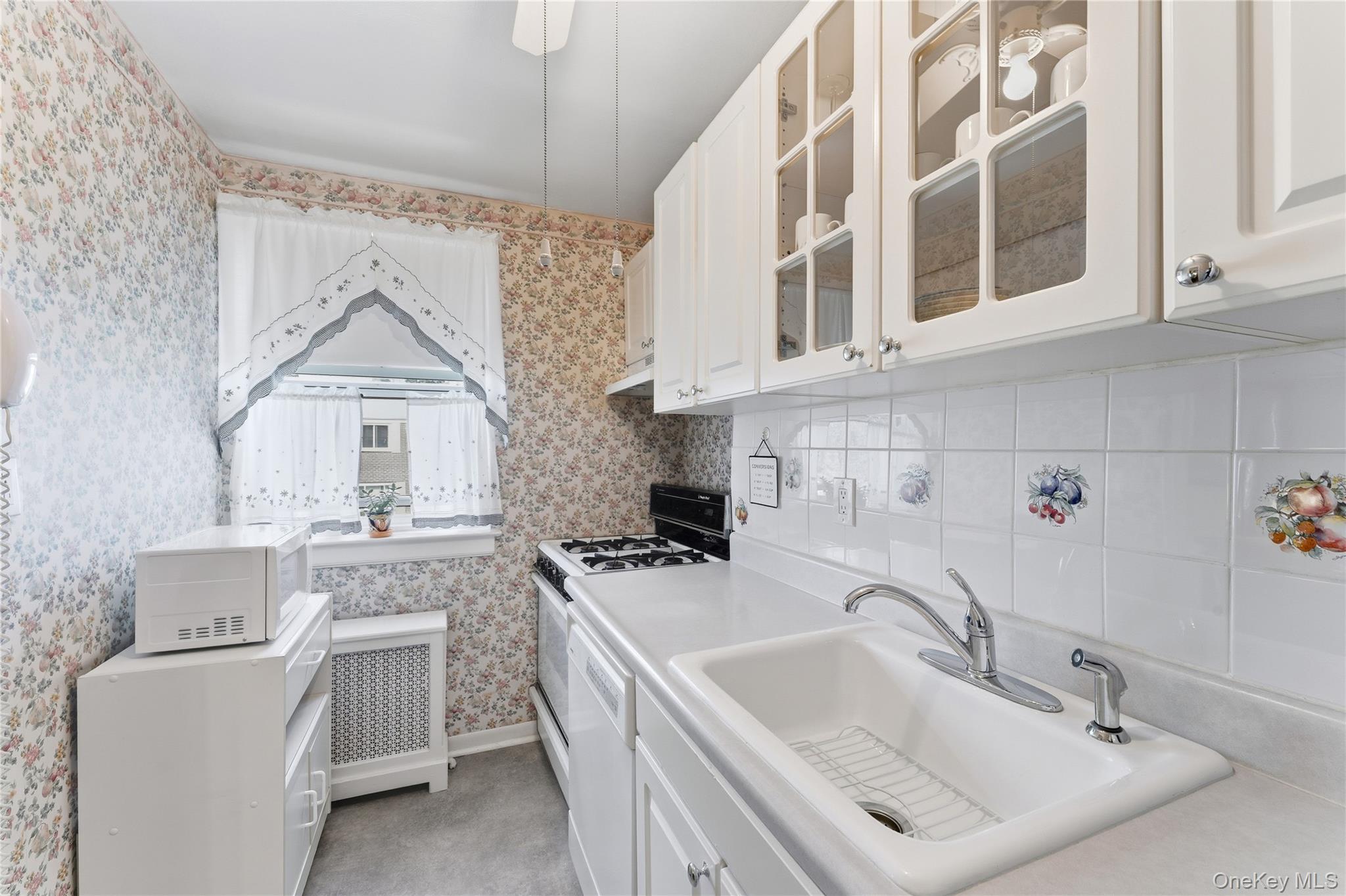 #6 photo, 72-45 Little Neck Parkway, クイーンズ区 Glen Oaks , NY 11004