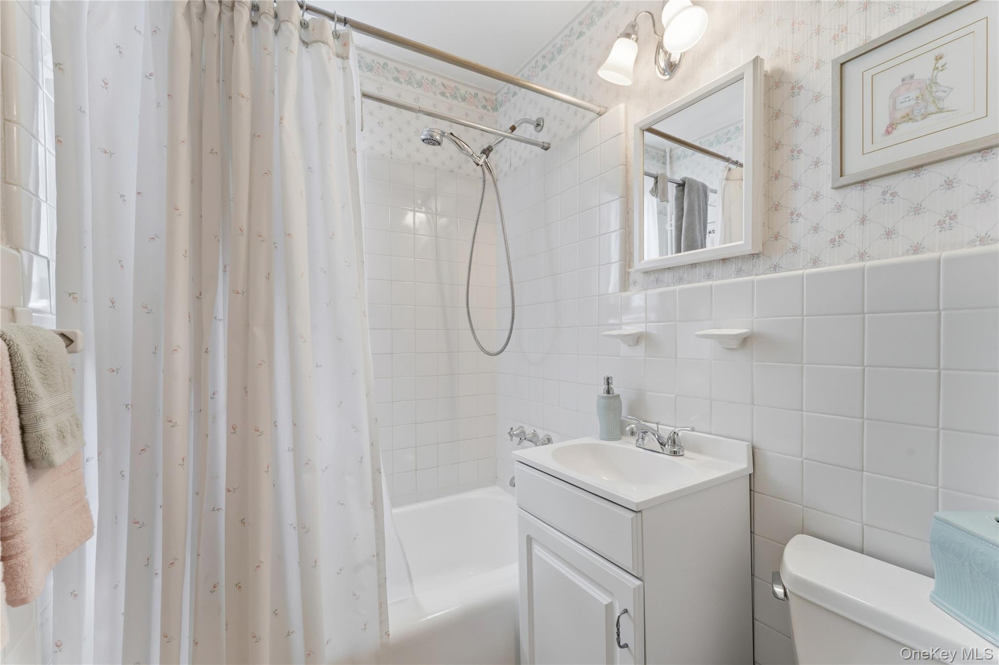 #9 photo, 72-45 Little Neck Parkway, クイーンズ区 Glen Oaks , NY 11004