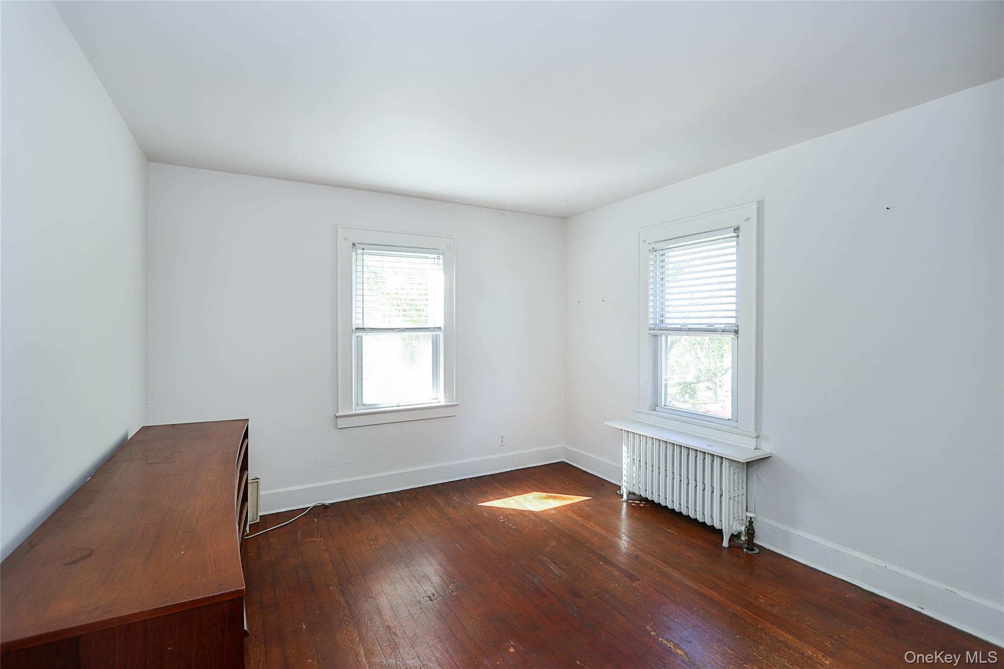 #17 photo, 437 Ray Street, Freeport , NY 11520