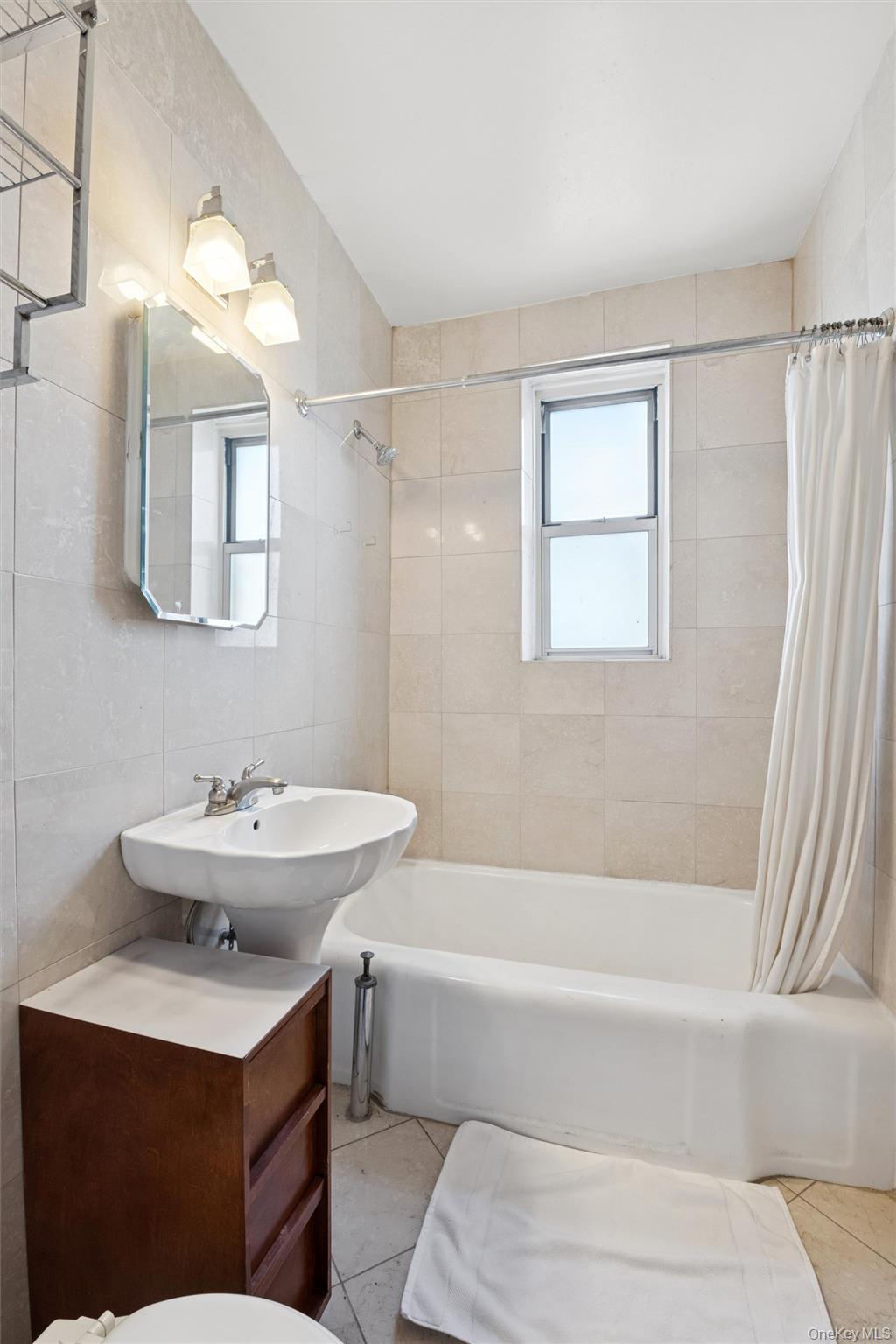 #19 photo, 67-12 Yellowstone Boulevard, クイーンズ区 Forest Hills , NY 11375