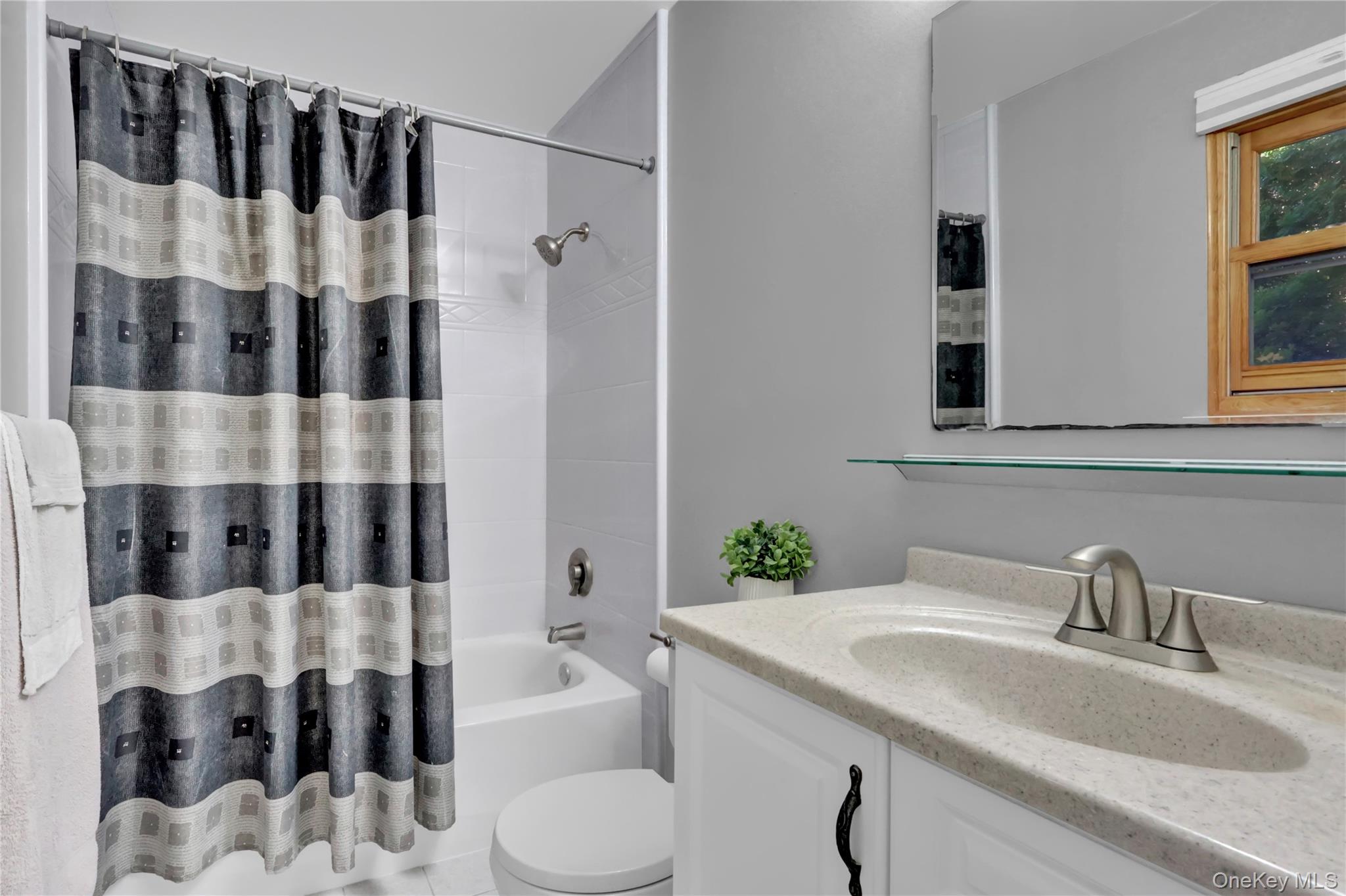 #15 photo, 230 Baywood Drive, サフォーク郡 Baiting Hollow , NY 11933