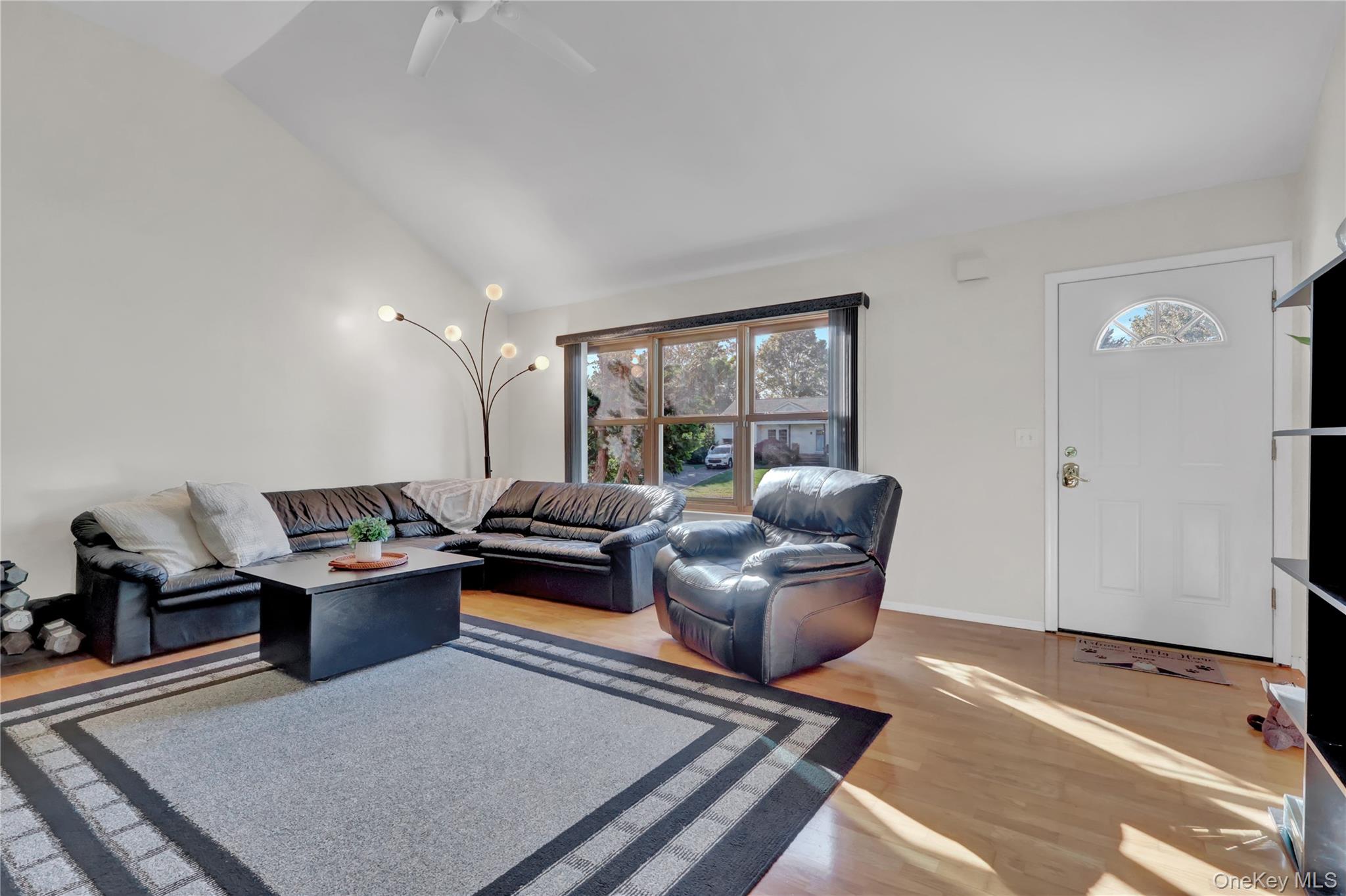 #3 photo, 230 Baywood Drive, サフォーク郡 Baiting Hollow , NY 11933