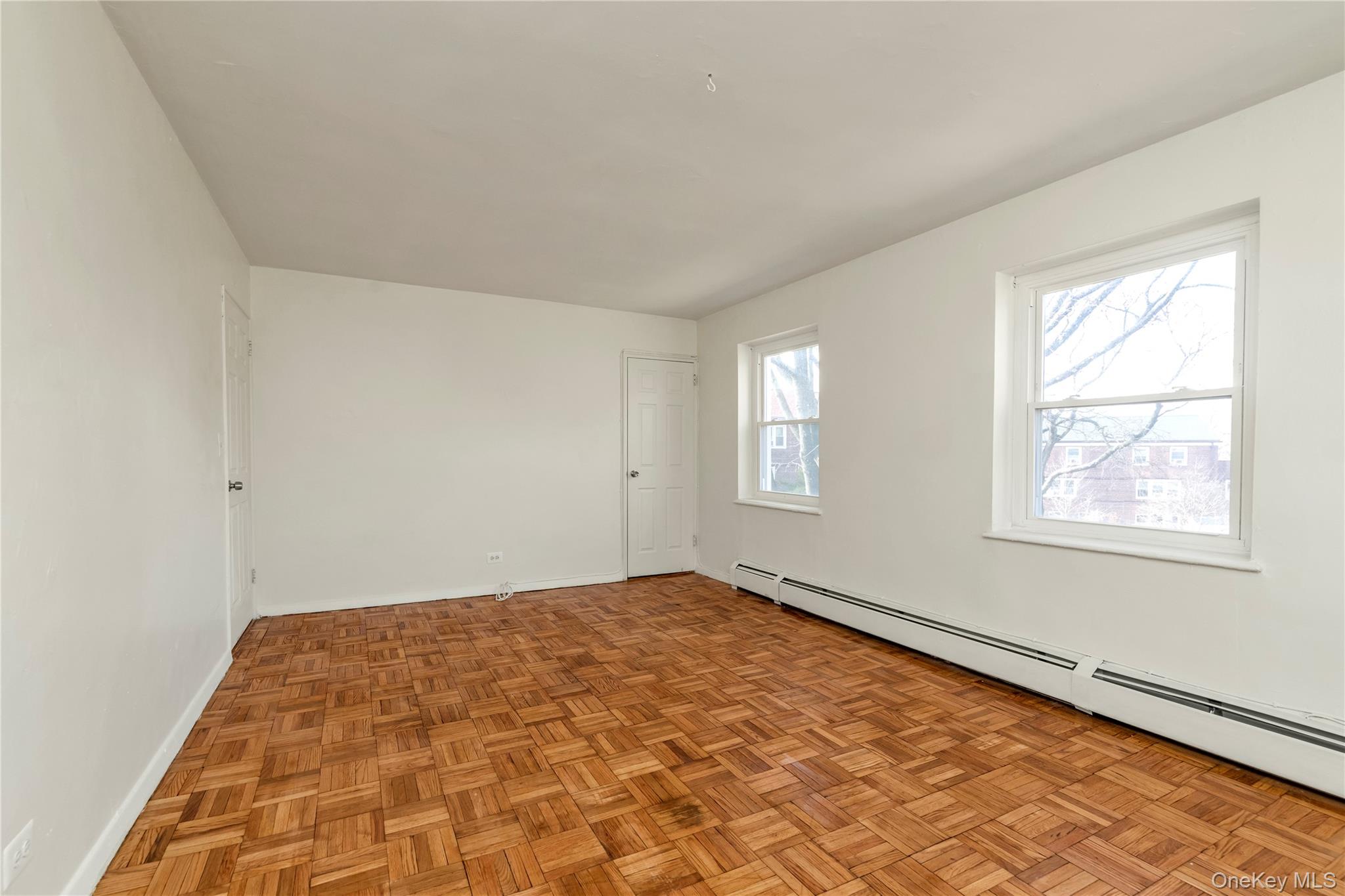 #13 photo, 150-77 Village Road, クイーンズ区 Jamaica Hills , NY 11432