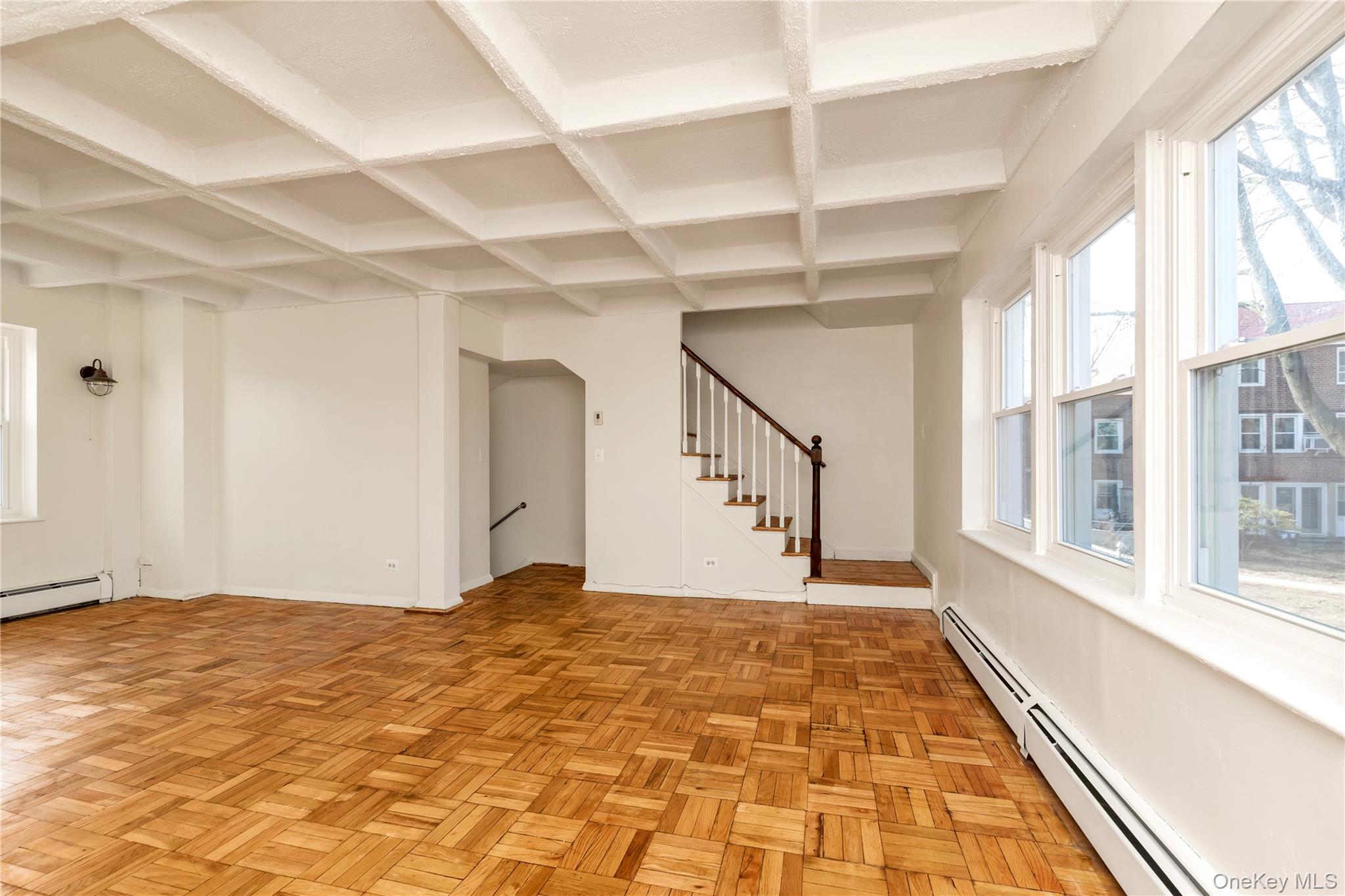 #2 photo, 150-77 Village Road, クイーンズ区 Jamaica Hills , NY 11432