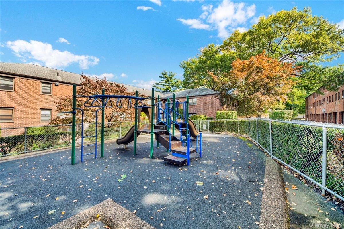 #17 photo, 101 Beacon Hill Drive, Dobbs Ferry , NY 10522