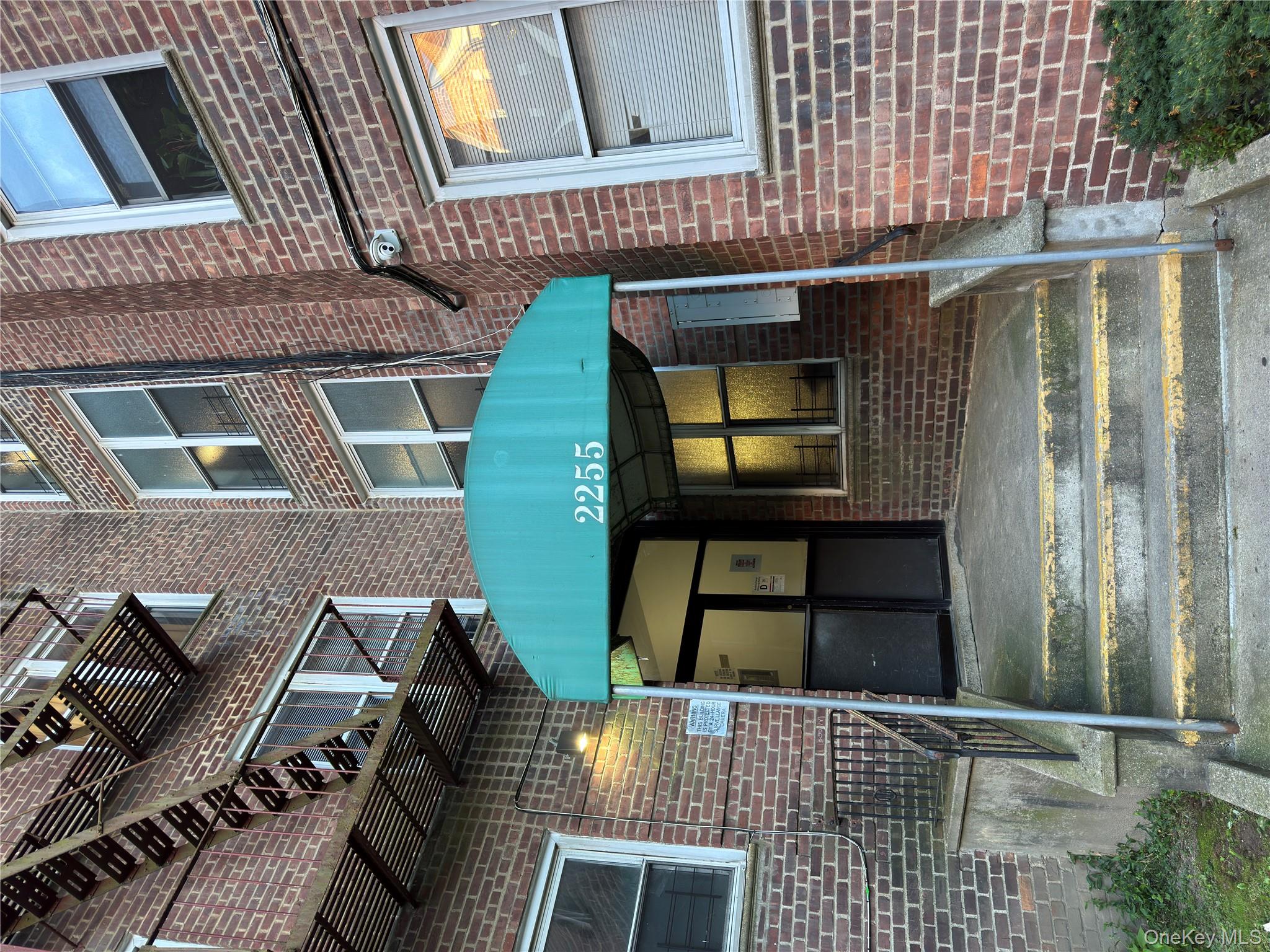 #2 photo, 2255 Cruger Avenue, ブロンクス区 Bronx , NY 10467