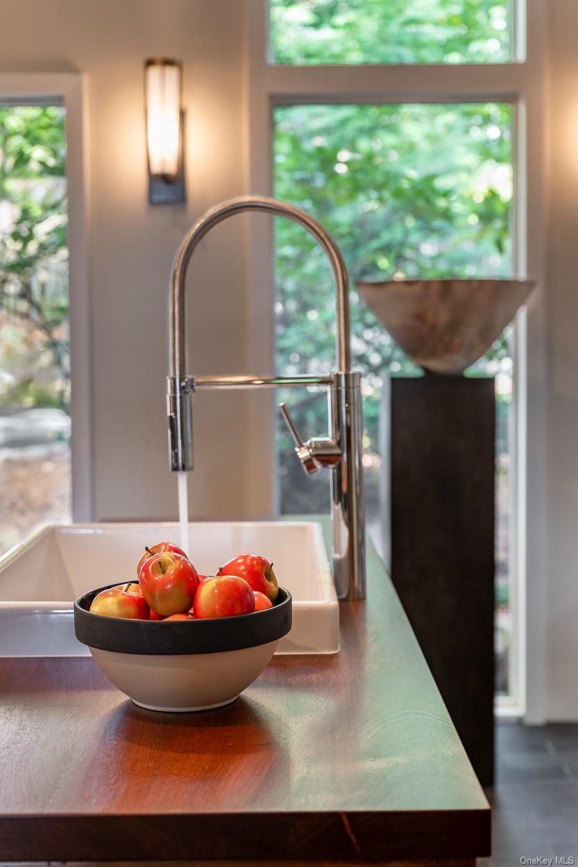 #14 photo, 62 Circuit Road, Tuxedo Park , NY 10987