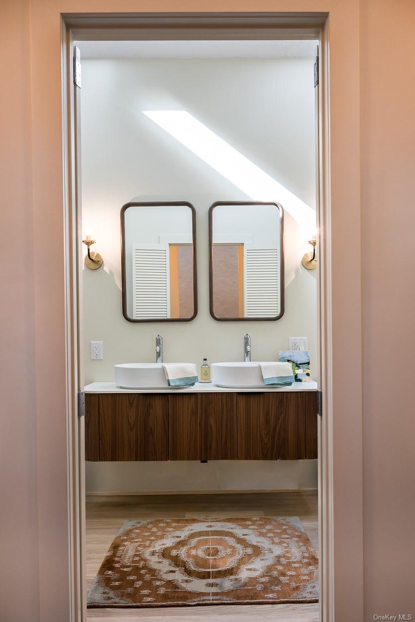 #19 photo, 62 Circuit Road, Tuxedo Park , NY 10987