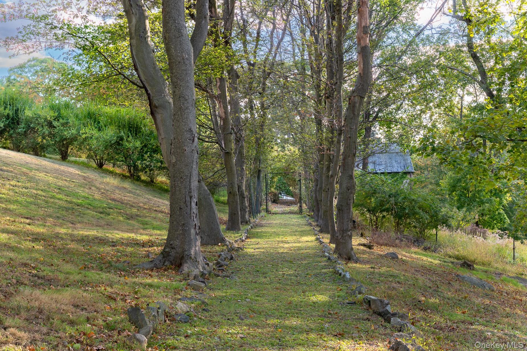 #9 photo, 62 Circuit Road, Tuxedo Park , NY 10987