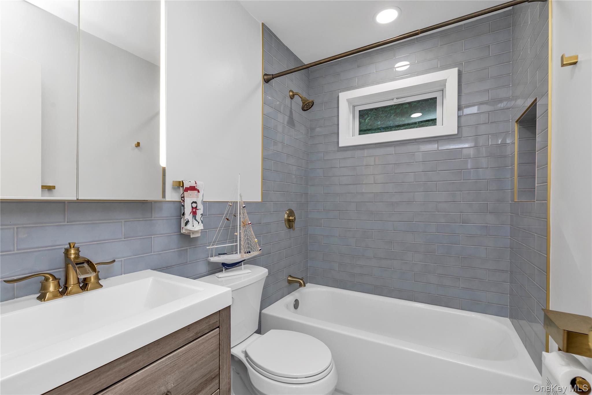 #16 photo, 57 Oakdale Road, サフォーク郡 Centerport , NY 11721