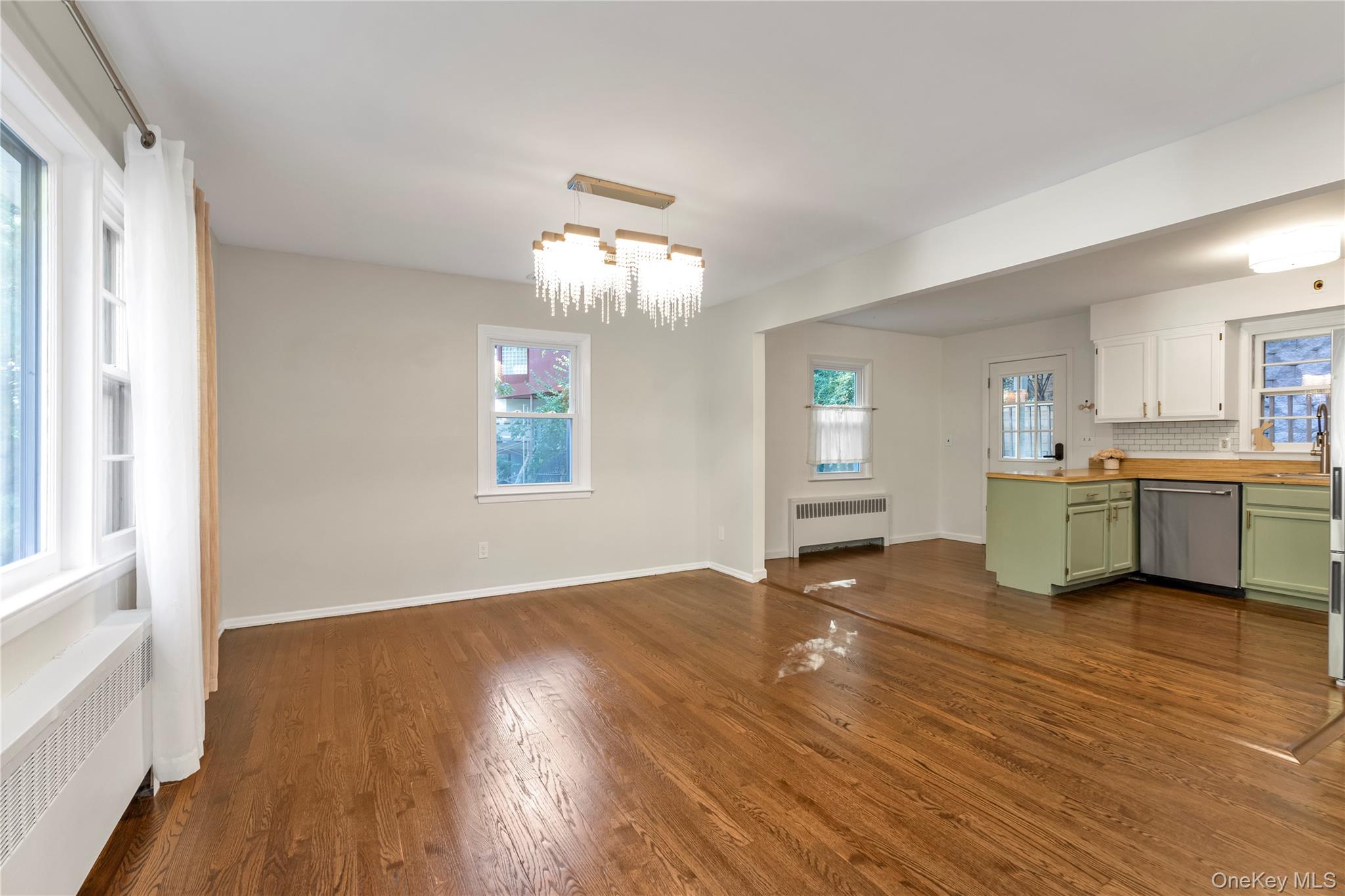 #9 photo, 57 Oakdale Road, サフォーク郡 Centerport , NY 11721