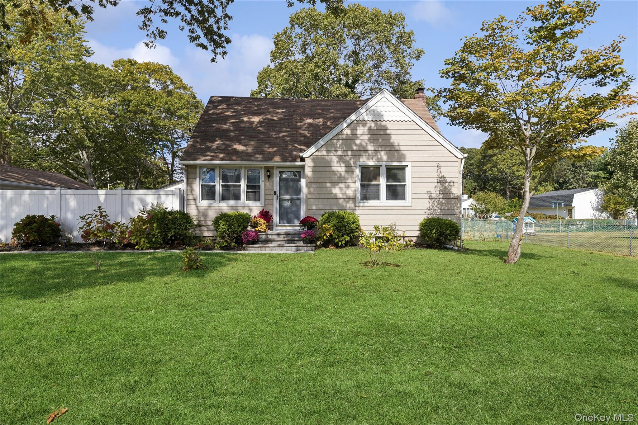 #1 photo, 45 Pinetop Drive, サフォーク郡 Shirley , NY 11967