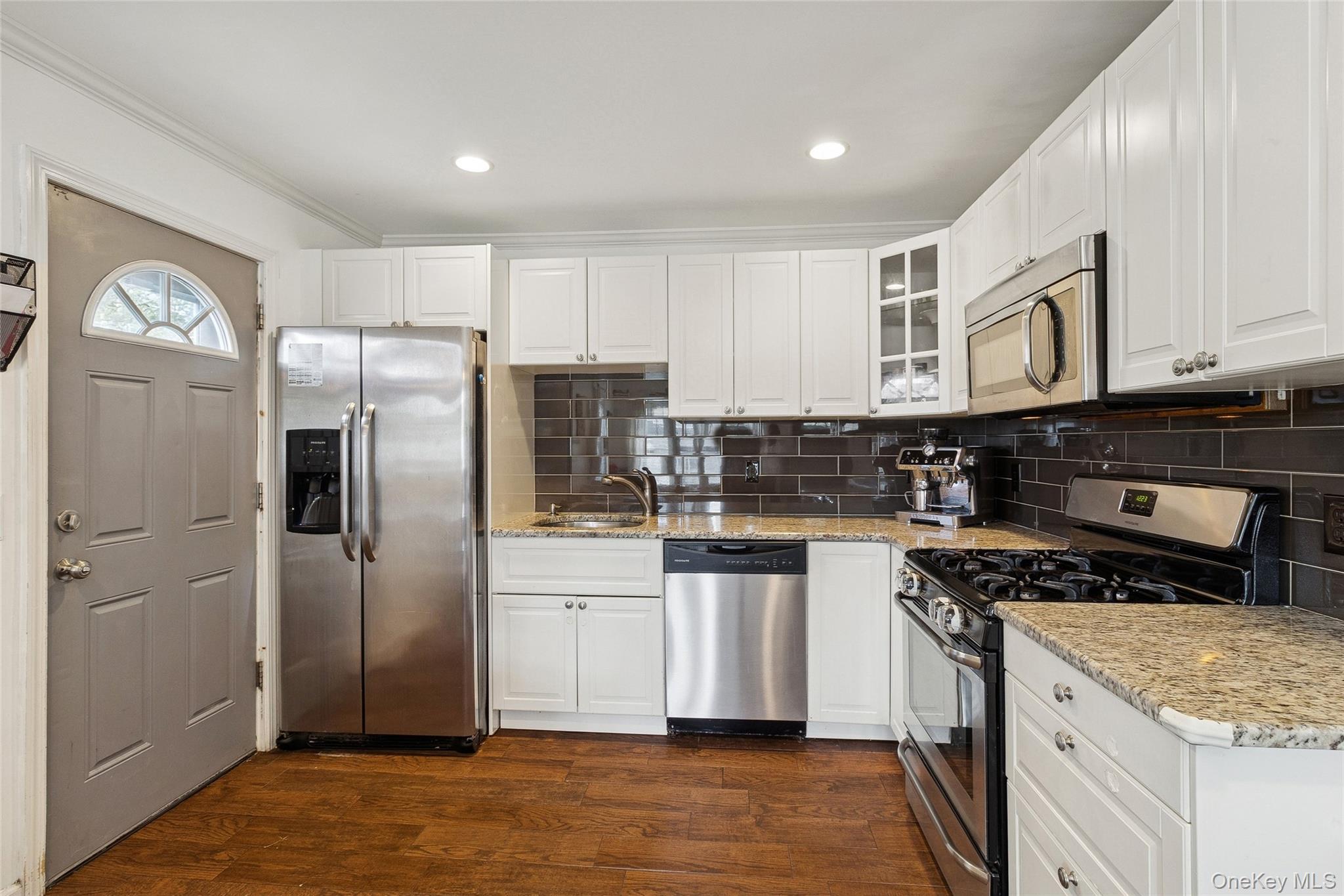 #13 photo, 45 Pinetop Drive, サフォーク郡 Shirley , NY 11967