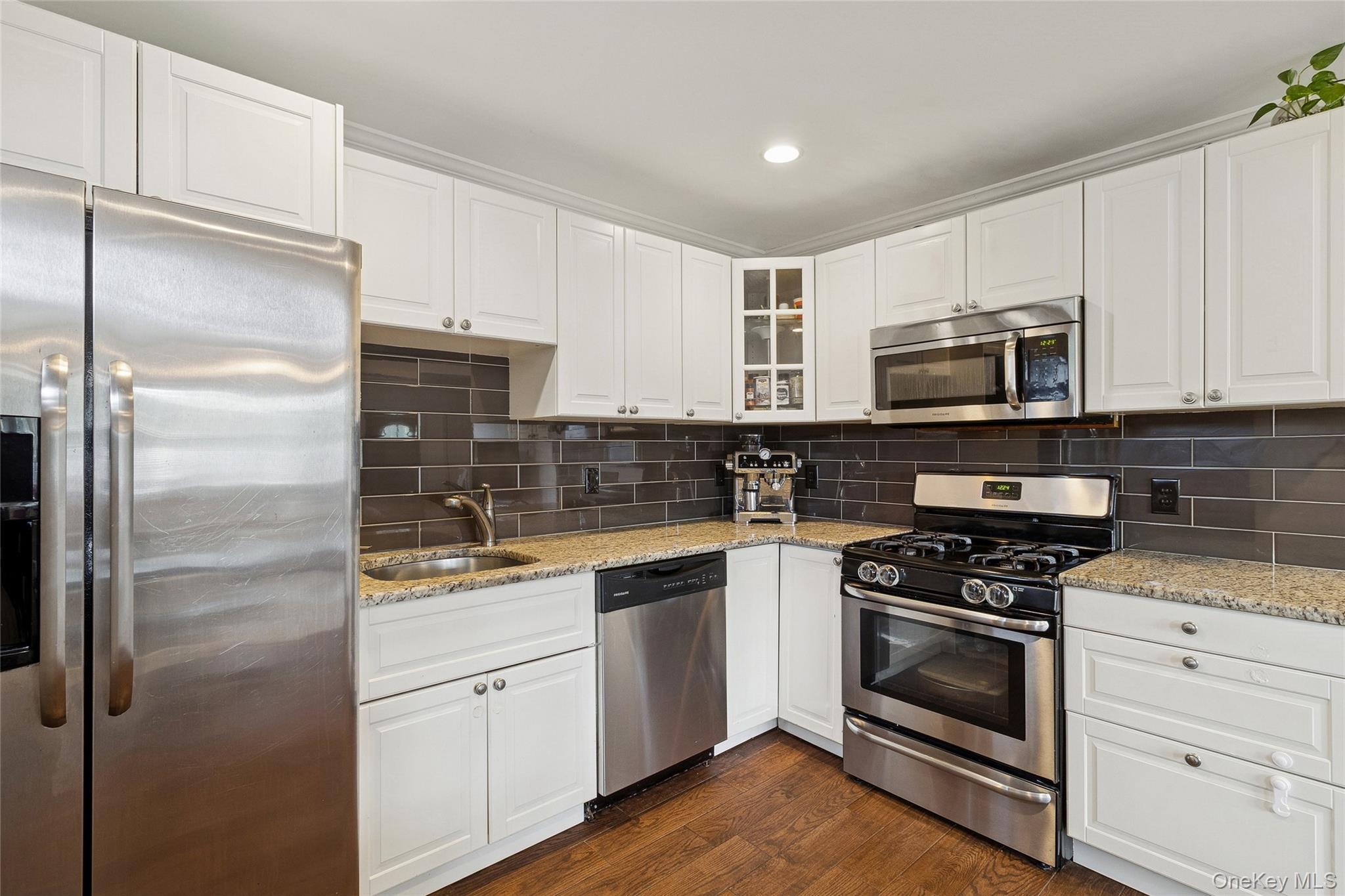 #14 photo, 45 Pinetop Drive, サフォーク郡 Shirley , NY 11967