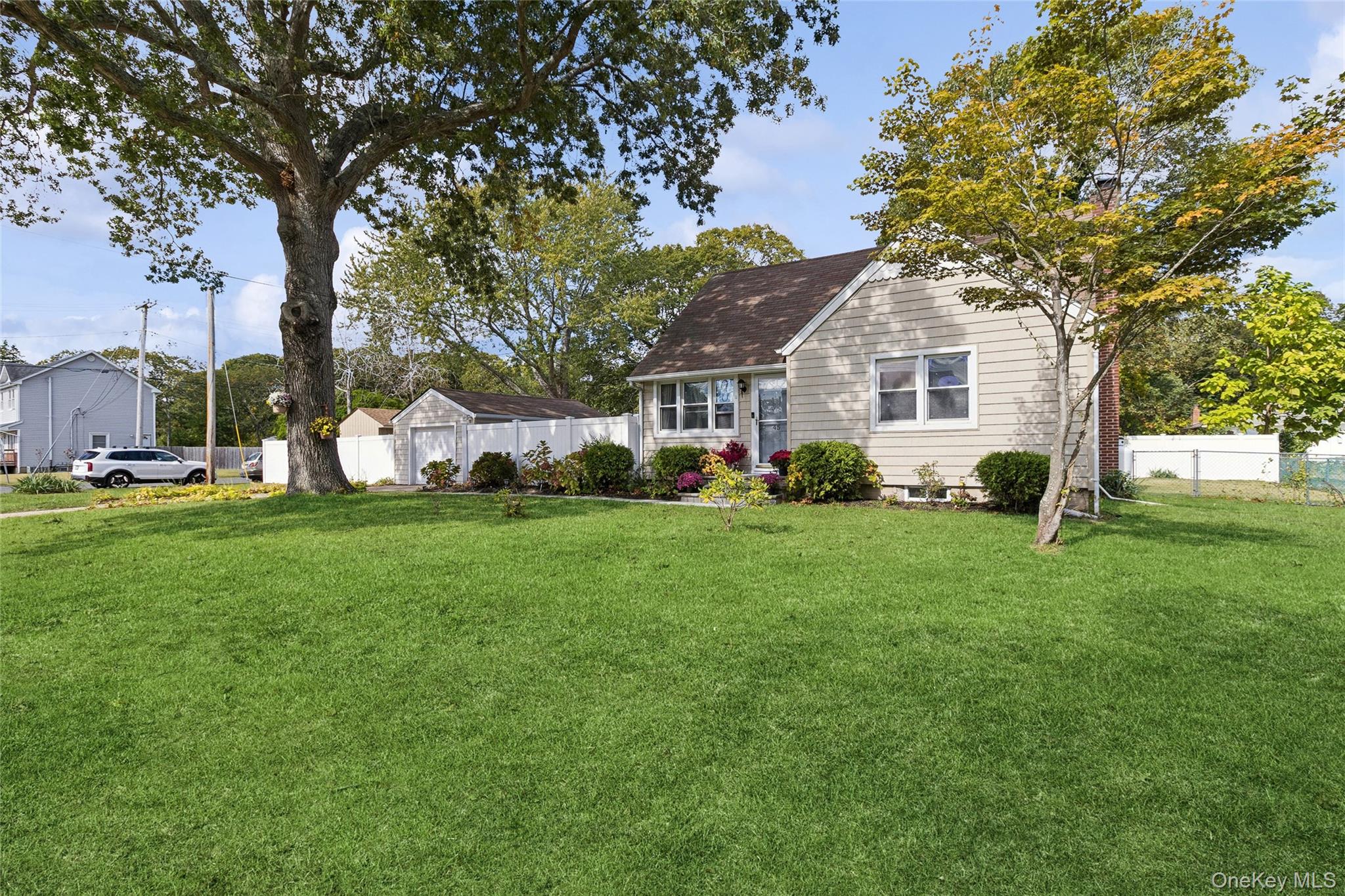 #2 photo, 45 Pinetop Drive, サフォーク郡 Shirley , NY 11967