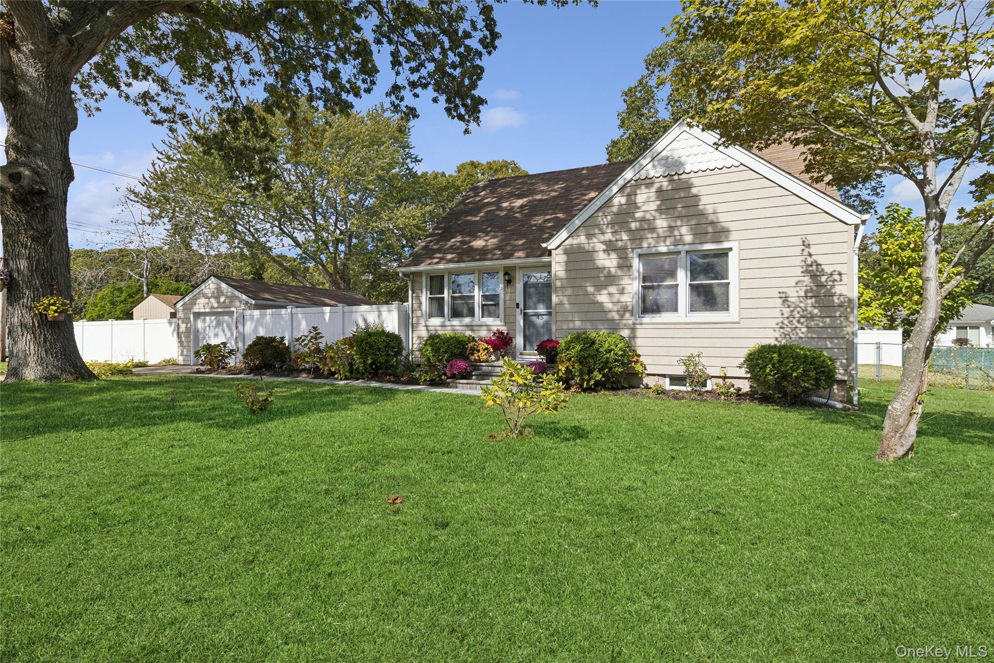 #3 photo, 45 Pinetop Drive, サフォーク郡 Shirley , NY 11967