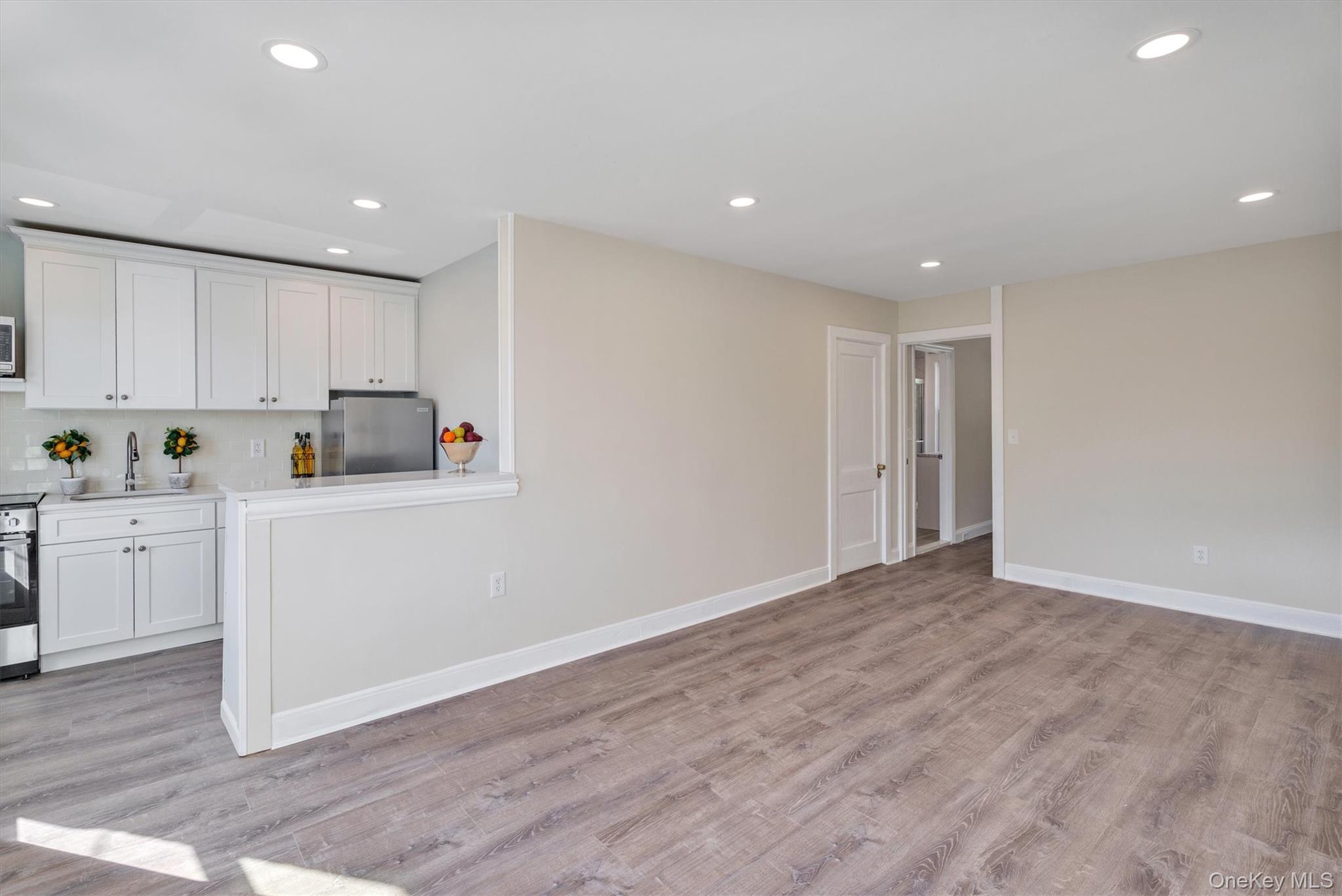 #3 photo, 641 Willis Avenue, ナッソー郡 Williston Park , NY 11596