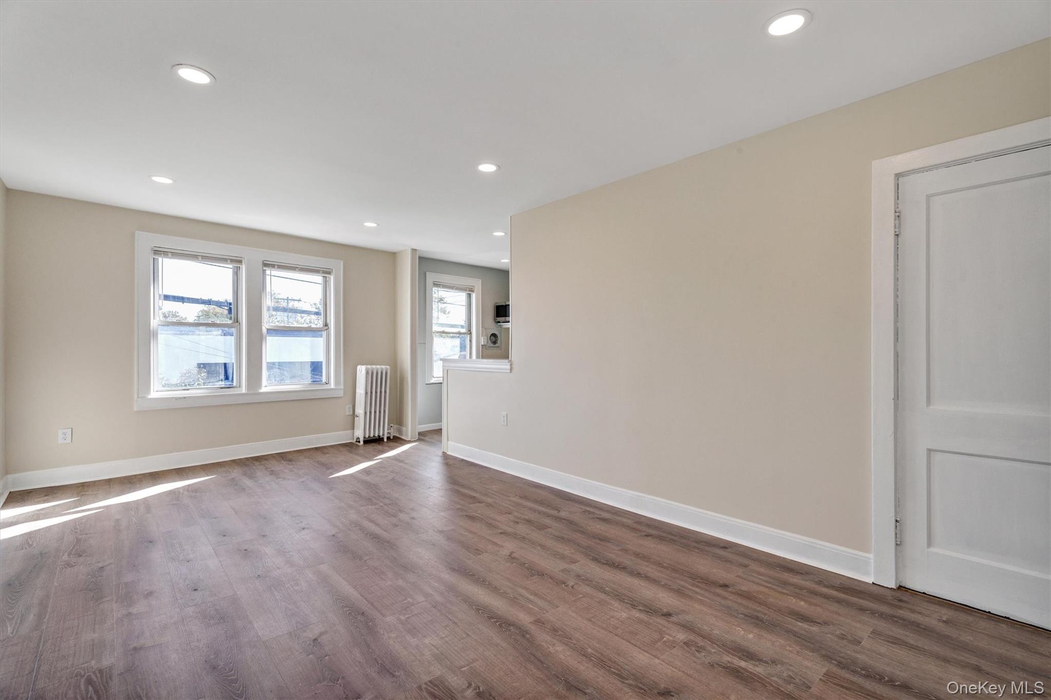 #9 photo, 641 Willis Avenue, ナッソー郡 Williston Park , NY 11596