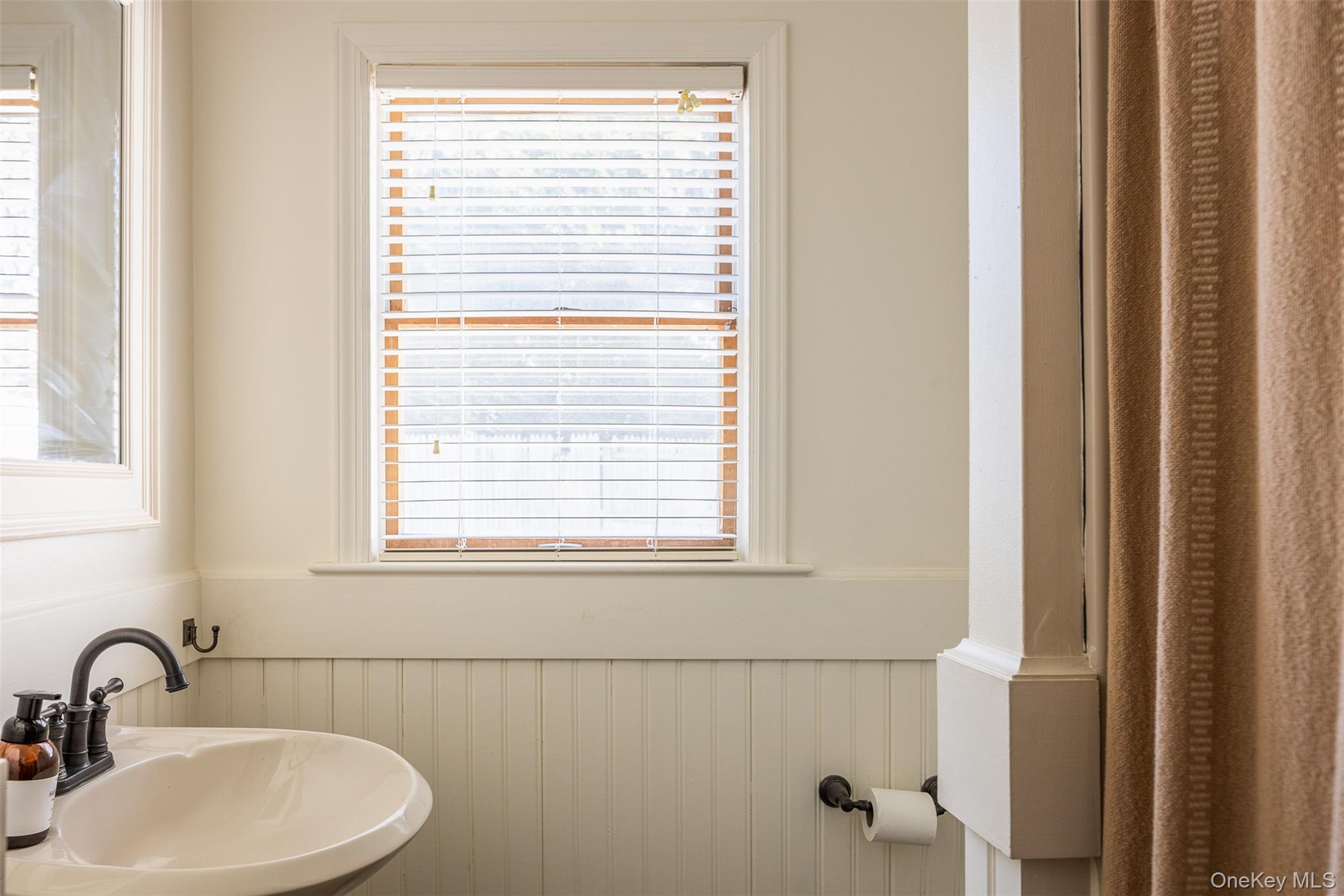 #15 photo, 428 Montauk Highway, サフォーク郡 East Moriches , NY 11940