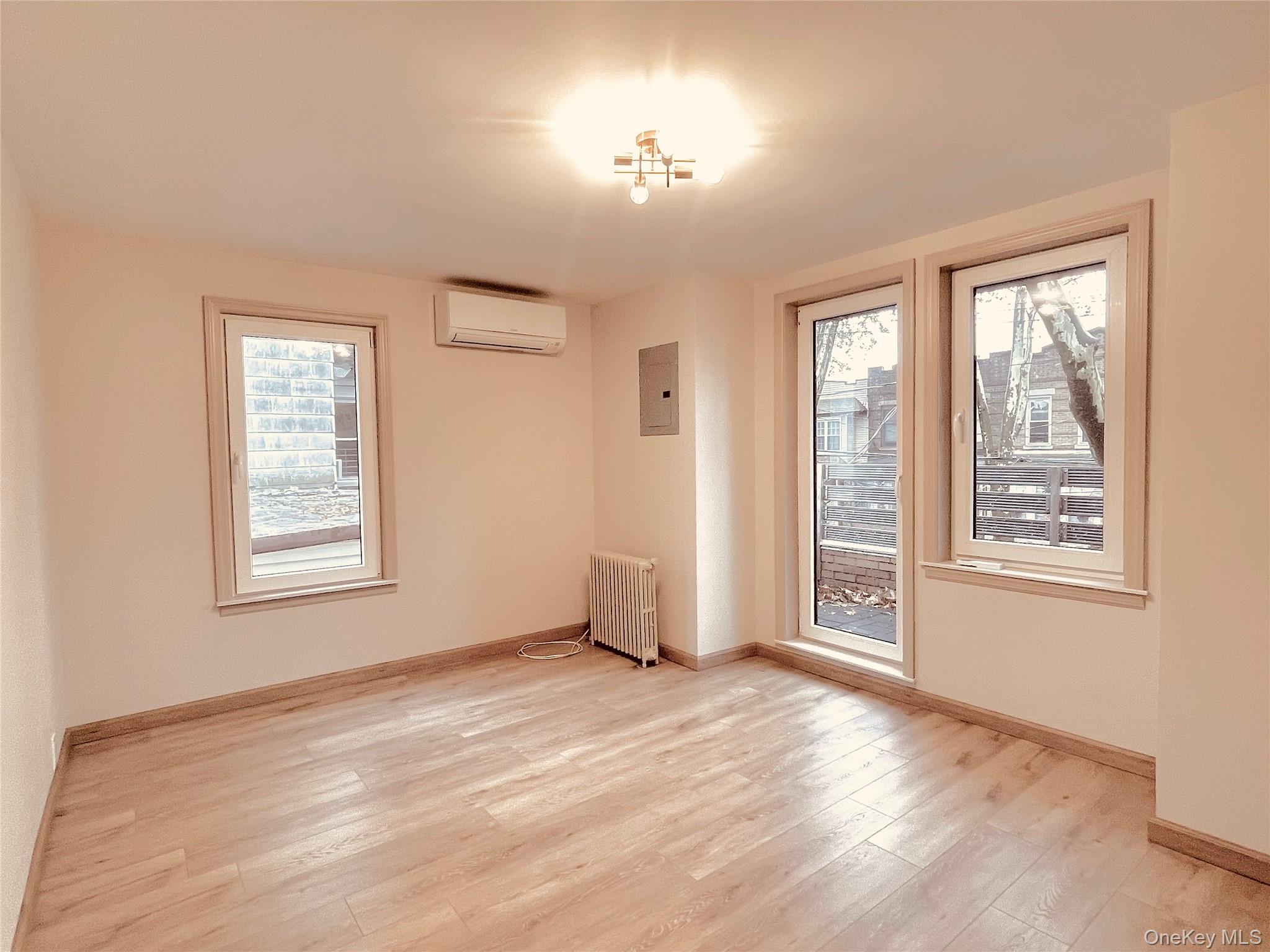 #2 photo, 7826 79th Street, クイーンズ区 Glendale , NY 11385