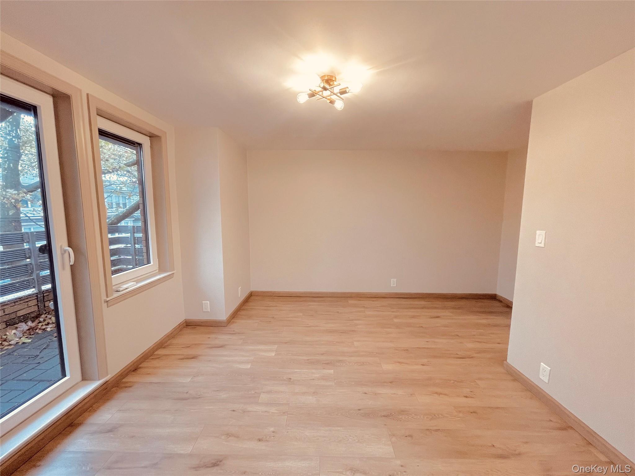 #4 photo, 7826 79th Street, クイーンズ区 Glendale , NY 11385